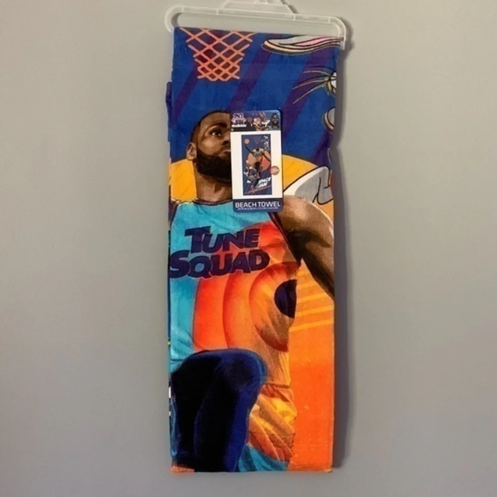 💥NWT. SPACE JAMS Beach Towel